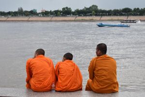Phnom Penh Culture Travel Guide: Traditions, Etiquette & Eco-Tours